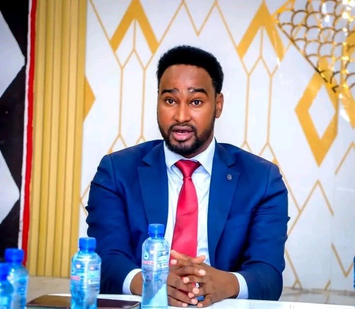 SANAAG: Agaasimaha Guud ee Wasaaradda Warfaafinta oo Kulan la Qaatay Dhallinyarada Xingalool